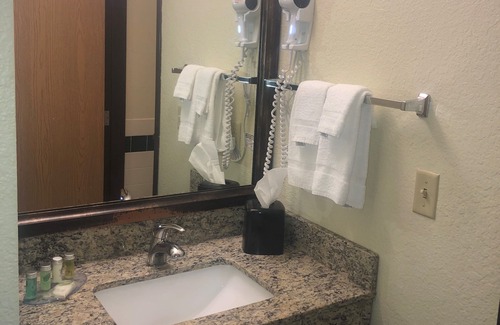 Wisconsin Rapids Hotel | Cobblestone Hotel & Suites – Wisconsin Rapids