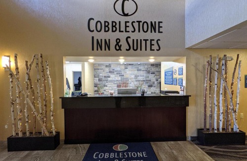 Merrill Hotel | Cobblestone Inn & Suites - Merrill