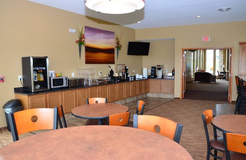 Newton Hotel | Cobblestone Inn & Suites - Newton
