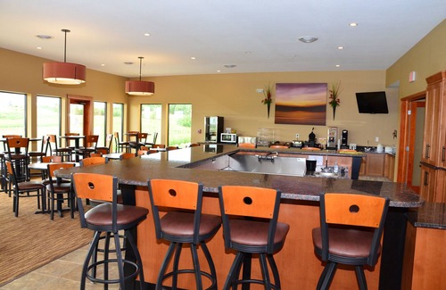 Newton Hotel | Cobblestone Inn & Suites - Newton