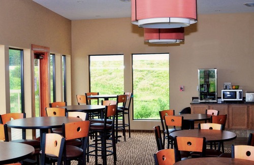 Newton Hotel | Cobblestone Inn & Suites - Newton