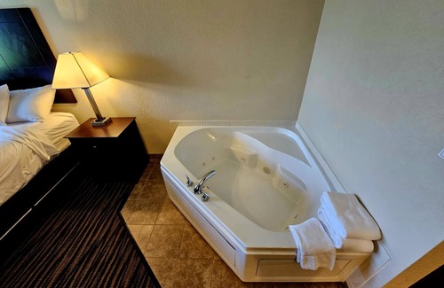 Maryville Hotel | Cobblestone Inn & Suites - Maryville