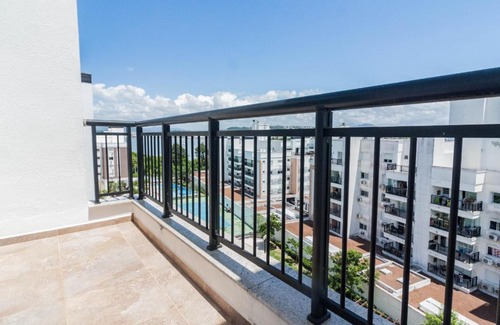 Abraao Apartment | Cobertura Beira Mar com Piscinas, Academia, Quadra de Tênis e 4 vagas de garagem
