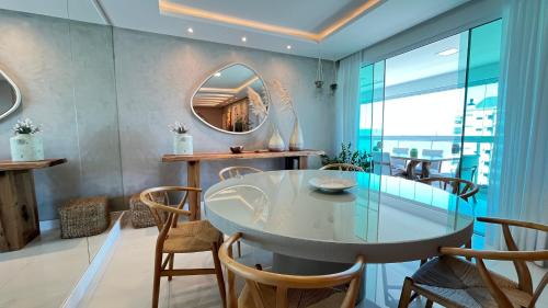 Andorinha Apartment | COBERTURA com belíssima vista para o mar e jacuzzi