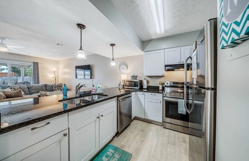 Bel Air House | Cobia St Townhome w/Fenced Yard! Steps to the Beach! FREE Daily Golf & Tix!