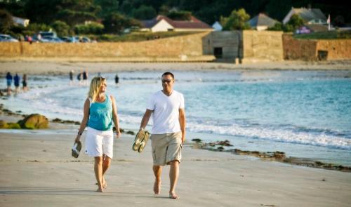 Cobo Hotel | Cobo Bay Hotel