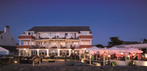 Cobo Hotel | Cobo Bay Hotel