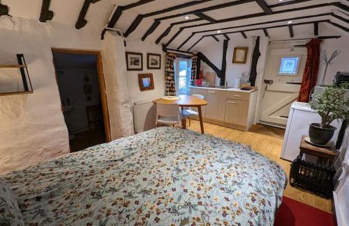 Wymondham Apartment | Cobweb Cottage Studios