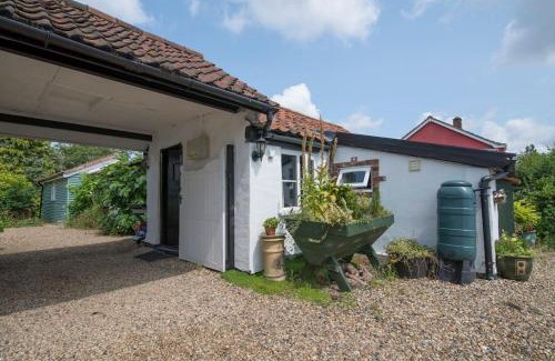 Wymondham Apartment | Cobweb Cottage Studios