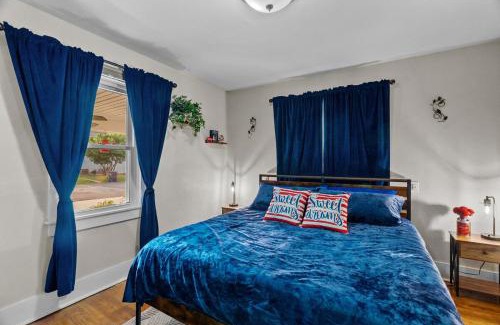 Pacific House | Coca Cola Cottage - Stay & Play Near Purina Farms - Dog Friendly