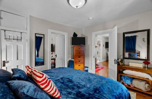 Pacific House | Coca Cola Cottage - Stay & Play Near Purina Farms - Dog Friendly