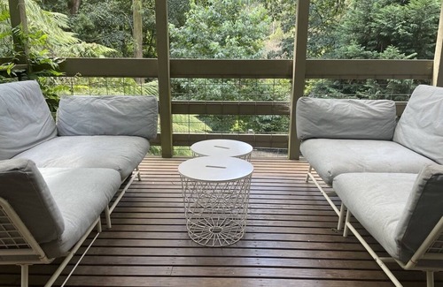 Cockatoo House | Cockatoo Rainforest Escape - family home with fire pit, surrounded by nature!
