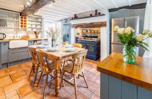 Castle Acre House | Cockleshells 4