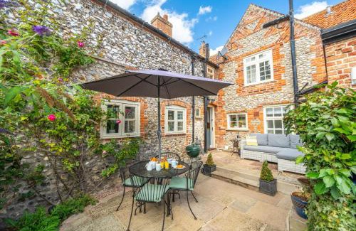 Castle Acre House | Cockleshells 4