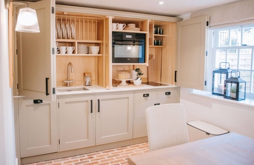 Elham Cottage | Cockpit Cottage - a holiday let that sleeps 10 guests in 5 bedrooms