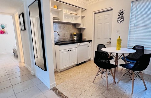Poinsettia Heights Apartment | Coco Bay Condos