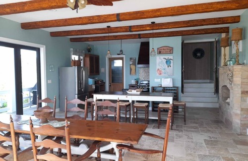 Green Turtle Cay House | Coco Bay House + Private Beach + Near Public Dock + Green Turtle Cay