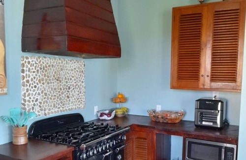 Green Turtle Cay House | Coco Bay House + Private Beach + Near Public Dock + Green Turtle Cay
