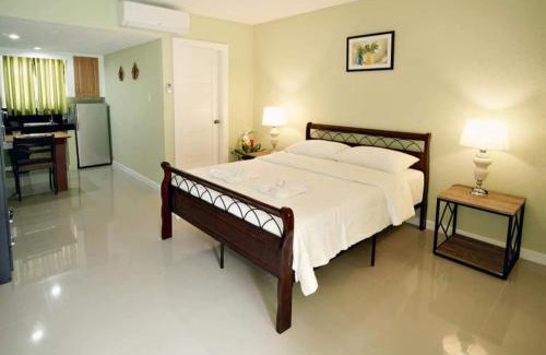 Looc Apartment | Coco Cabana Apartelle