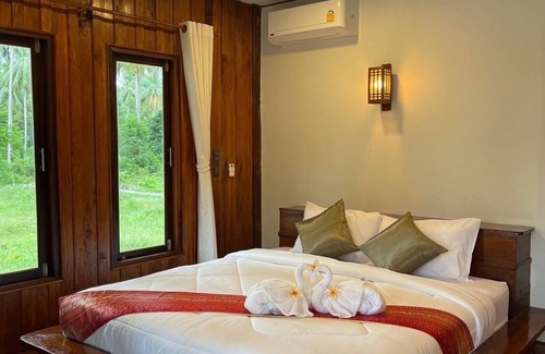 Nuea Khlong Resort | COCO Canopy Boutique Resort