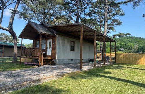 Groveoak House | Coco Chateau ViP Cabin Pet Friendly Close to Lake Guntersville