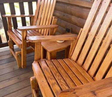 Groveoak House | Coco Chateau ViP Cabin Pet Friendly Close to Lake Guntersville