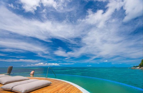 Anse Bois de Rose Hotel | Coco de Mer Hotel and Black Parrot Suites