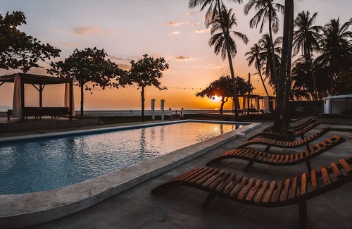 La Libertad Villa | Coco Surf Tropical Village