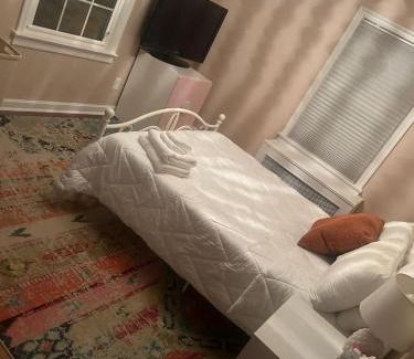 University Heights House | Cocoa Breeze Nook Suite