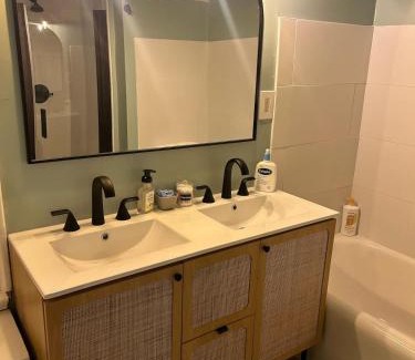 University Heights House | Cocoa Breeze Nook Suite