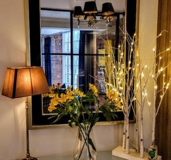 York Apartment | Cocoa Isabella - River fronted with secure parking