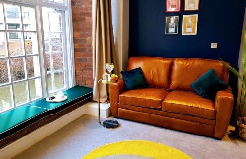 York Apartment | Cocoa Lily - River fronted studio with secure parking