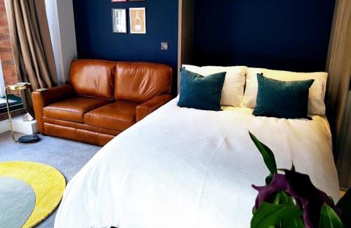 York Apartment | Cocoa Lily - River fronted studio with secure parking