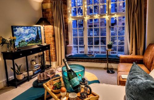 York Apartment | Cocoa Lily - River fronted studio with secure parking