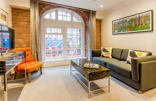 York Apartment | Cocoa Suites 5 - sleeps 2 guests in studio apartment