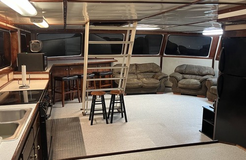 Cocodrie Boat Rental | Cocodrie Camp Boat Rental