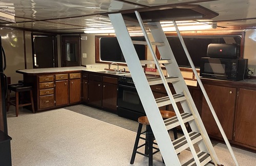 Cocodrie Boat Rental | Cocodrie Camp Boat Rental