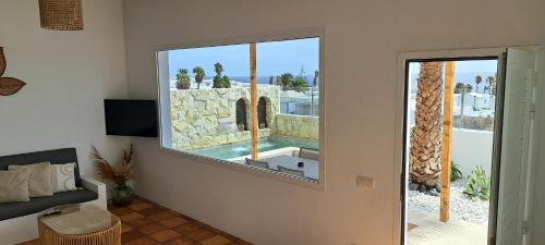 Los Cocoteros House | CocoMar I - Private heated pool with sea views