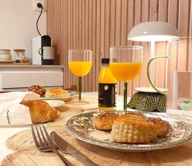 Batignolles Apartment | Cocon Chic - Pont Cardinet- Design & Sérénité