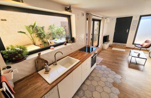 Castelnau-le-Lez Apartment | Cocon Nature Montpellier - Jacuzzi & Sauna - 300m du Tramway