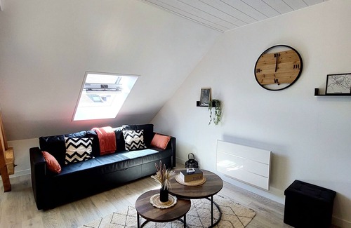 Carignan Apartment | Cocon Sous le Toit, en Plein Centre Ville
