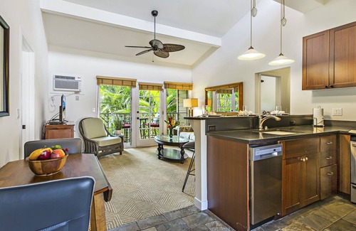 Historic Lahaina Front Street Condo | Coconut Condos - Adventure Spring Paradise Aina Nalu C209
