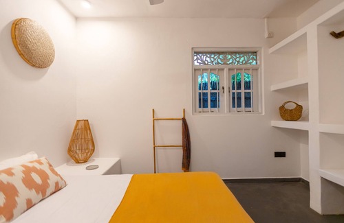 Dickwella Villa | Coconut Cottage is a modern 2 bedroom villa, 150m away from Hiriketiya beach.