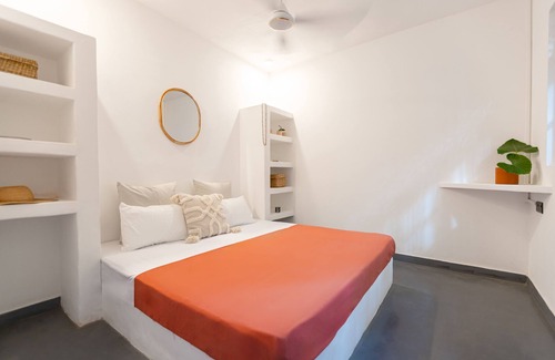 Dickwella Villa | Coconut Cottage is a modern 2 bedroom villa, 150m away from Hiriketiya beach.
