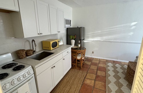 Harbordale Cottage | Coconut Cottage 1 bed & 1 bath