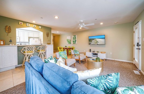 North End Condo | Coconut Cove: ACROSS from beach + boardwalk + parking w/Full Linen Service!