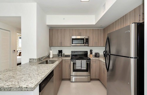 Coral Way House | Coconut Grove Charm, City Convenience | Roami at Grove 27