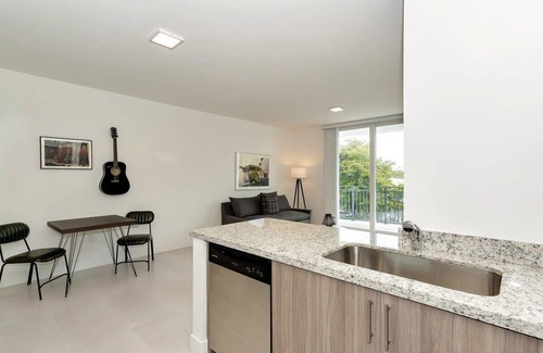 Coral Way House | Coconut Grove Charm, City Convenience | Roami at Grove 27