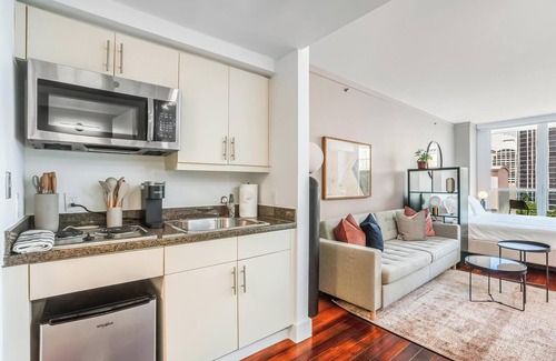 Coconut Grove Condo | Coconut Grove Studio: Sleeps 4 Includes Parking
