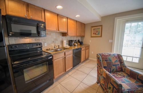 New Smyrna Beach Hotel | Coconut Palms Beach Resort II a Ramada by Wyndham